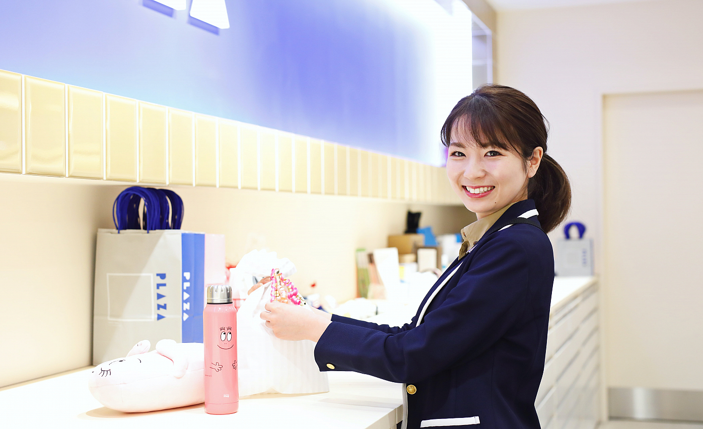 カラフルな雑貨 お菓子 コスメ ファッションetc 可愛い がたくさん詰まったお仕事です Twc