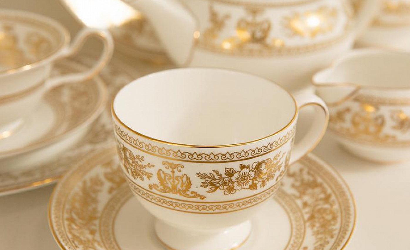 洋食器、ジュエリー・クリスタル商品の販売｜高級食器ブランド｜未経験