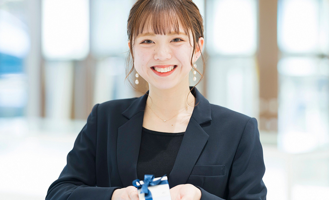 賞与年2回あり 未経験ok お客様とジュエリーの出逢いをつくるお仕事 Twc